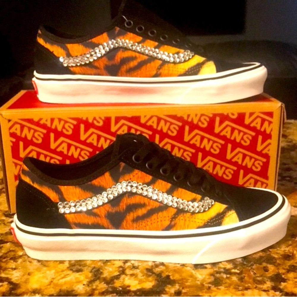 VANS Old Skool Tapered Tiger Black/True White Rhinestone Sneakers